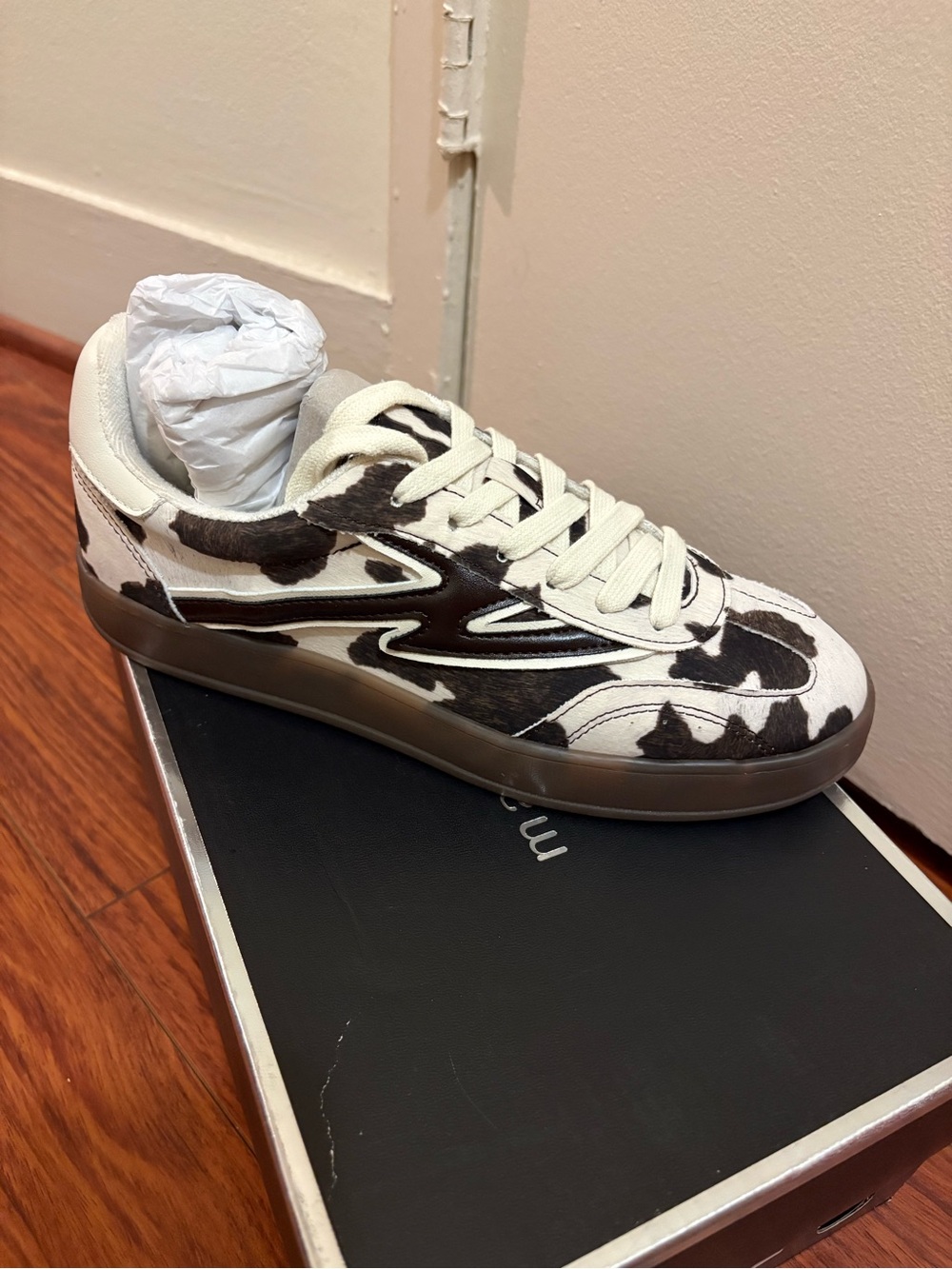 Women White and Black Cow-Print Low-Top Sneakers